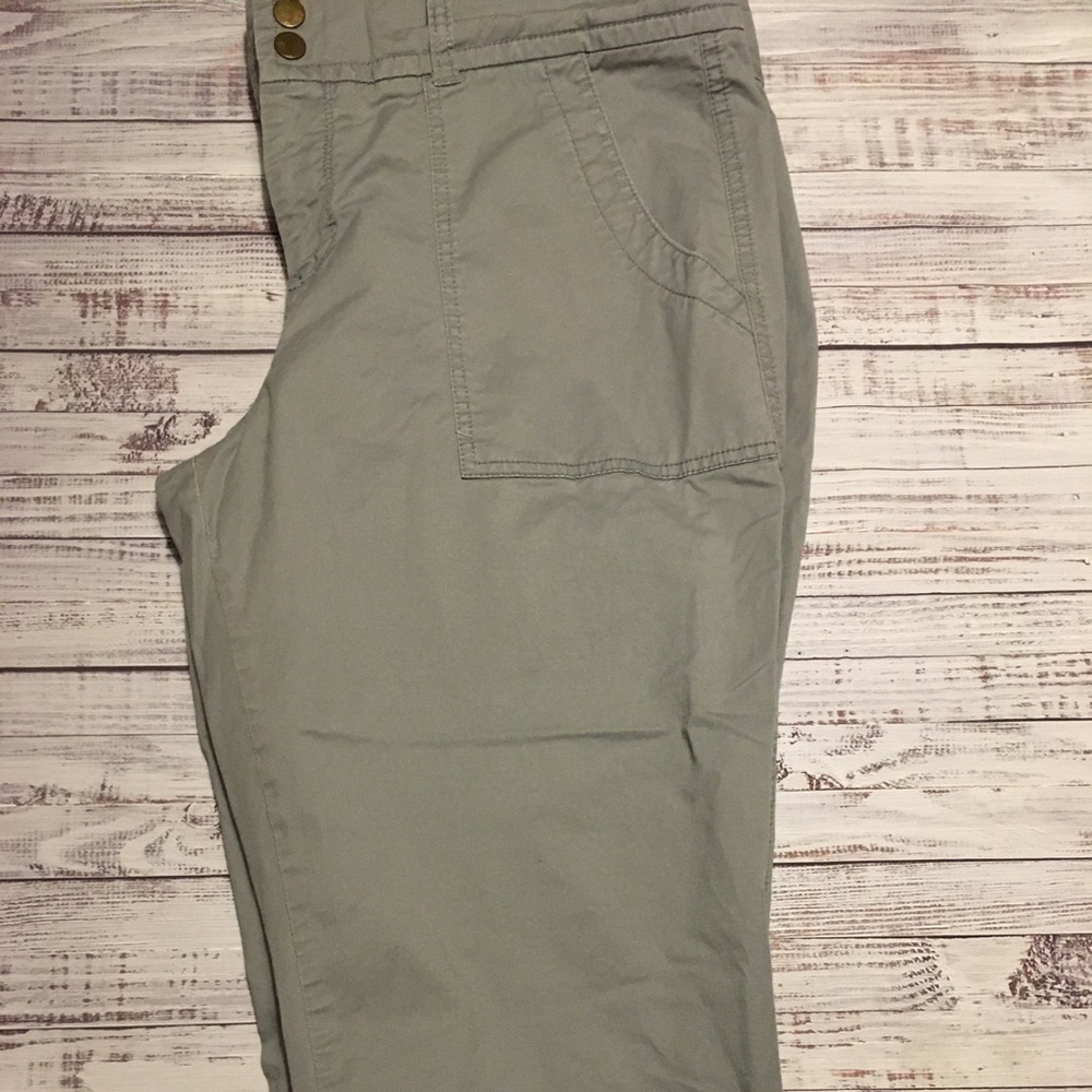 Old Navy Bermuda’s